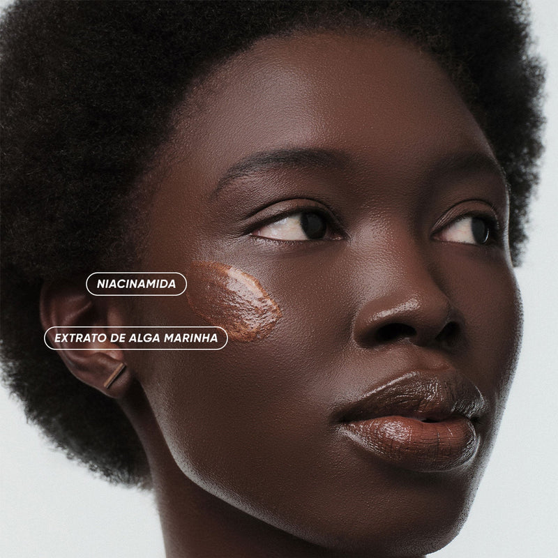 Primer facial com niacinamida e efeito lifting.